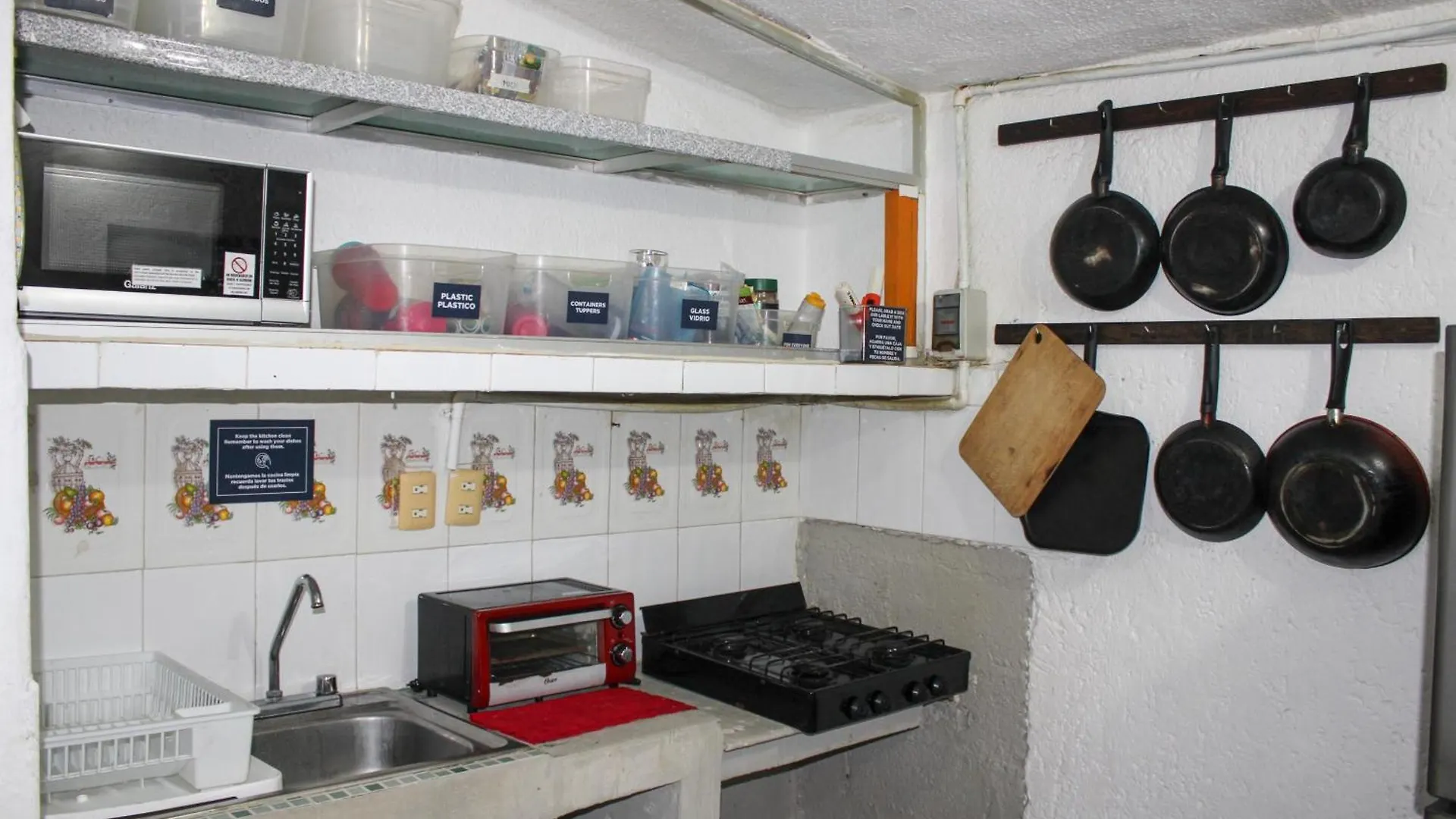 The Boat House Cancún Hostal
